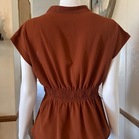 Monteau Los Angeles Cinched Waist Blouse Top in Burnt Orange - Picture 2 of 5
